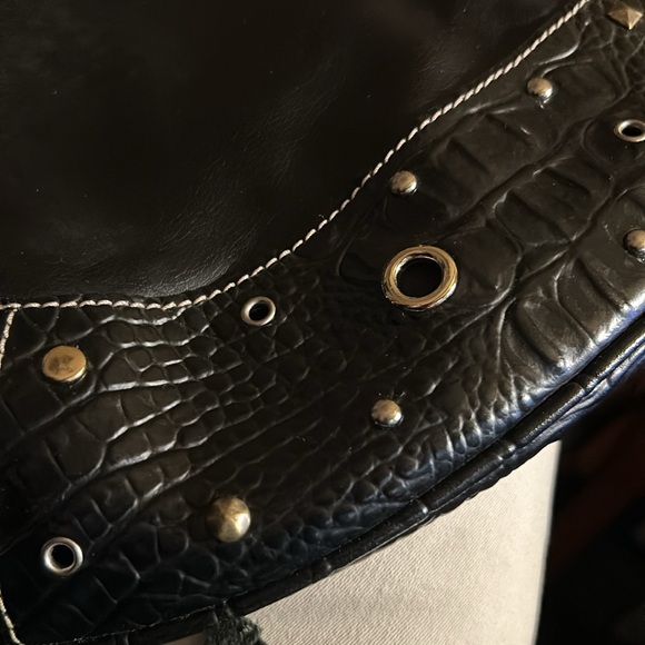 AXCESS by Liz Claiborne vegan black w silver hardware shoulder bag. 9x14” - Picture 6 of 6